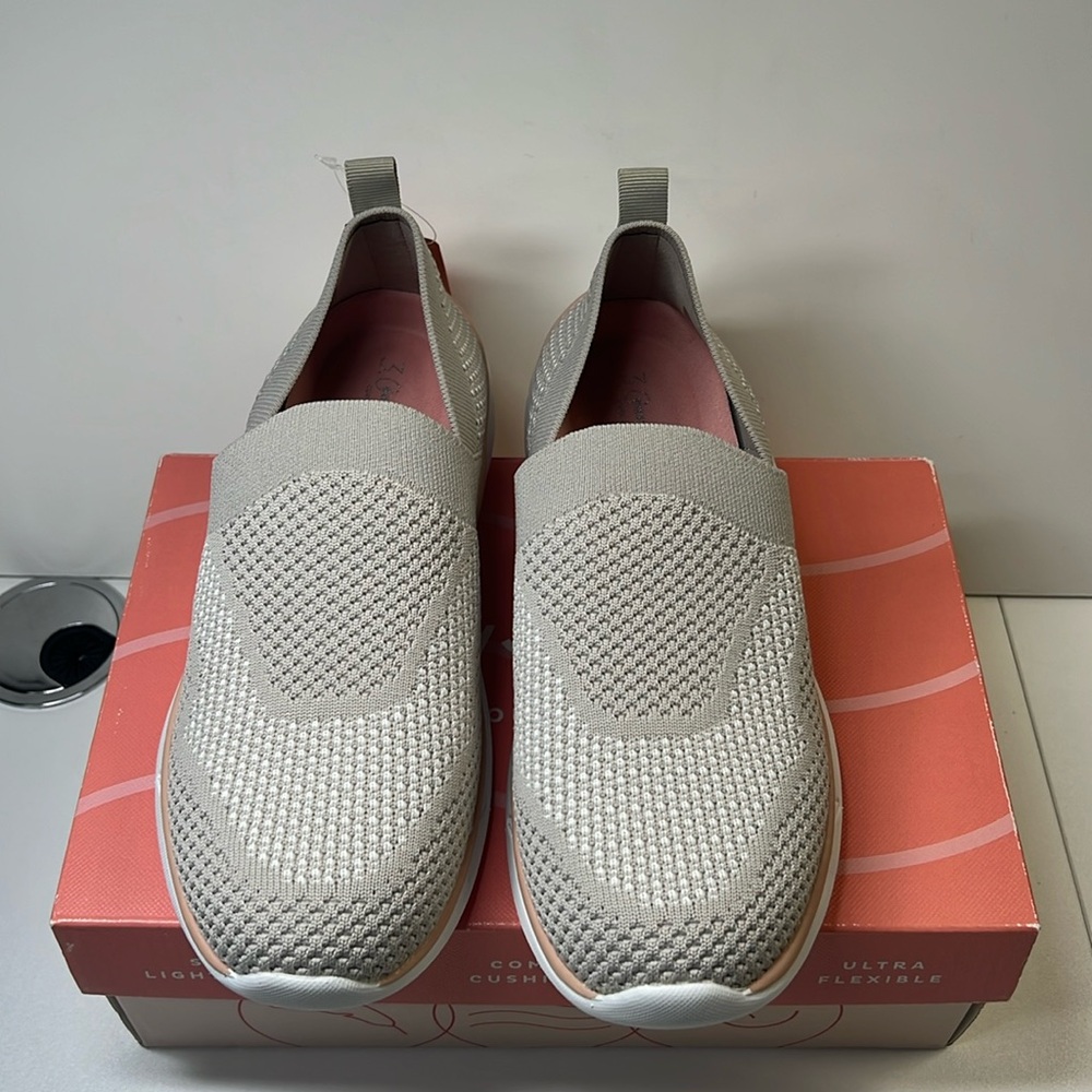 Easy Spirit Womens Savanah 2 Grey Knit Casual Walking Shoes Sneakers 7W NIB
